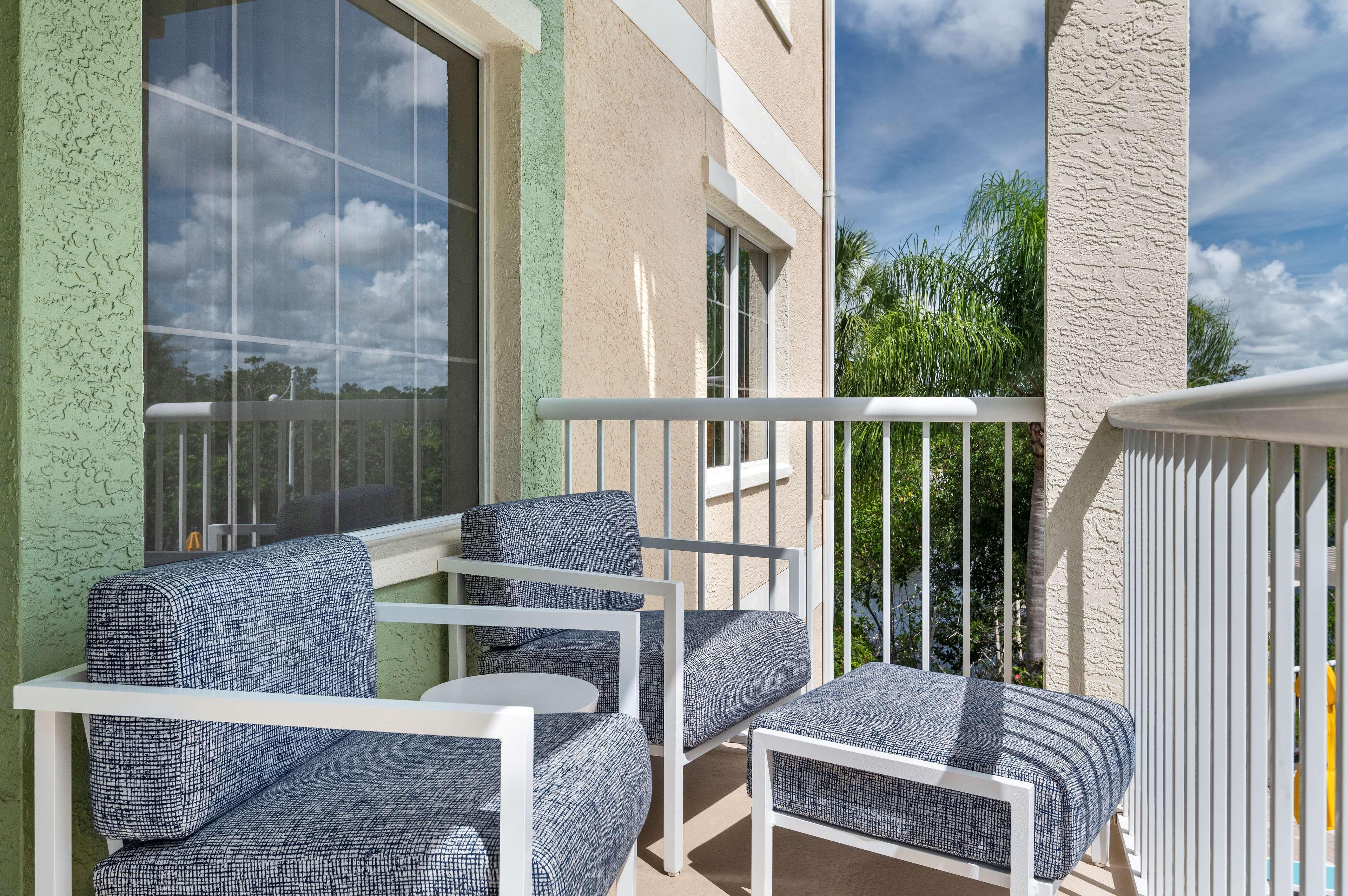 Doubletree Suites By Hilton Naples Naples Park Exteriör bild