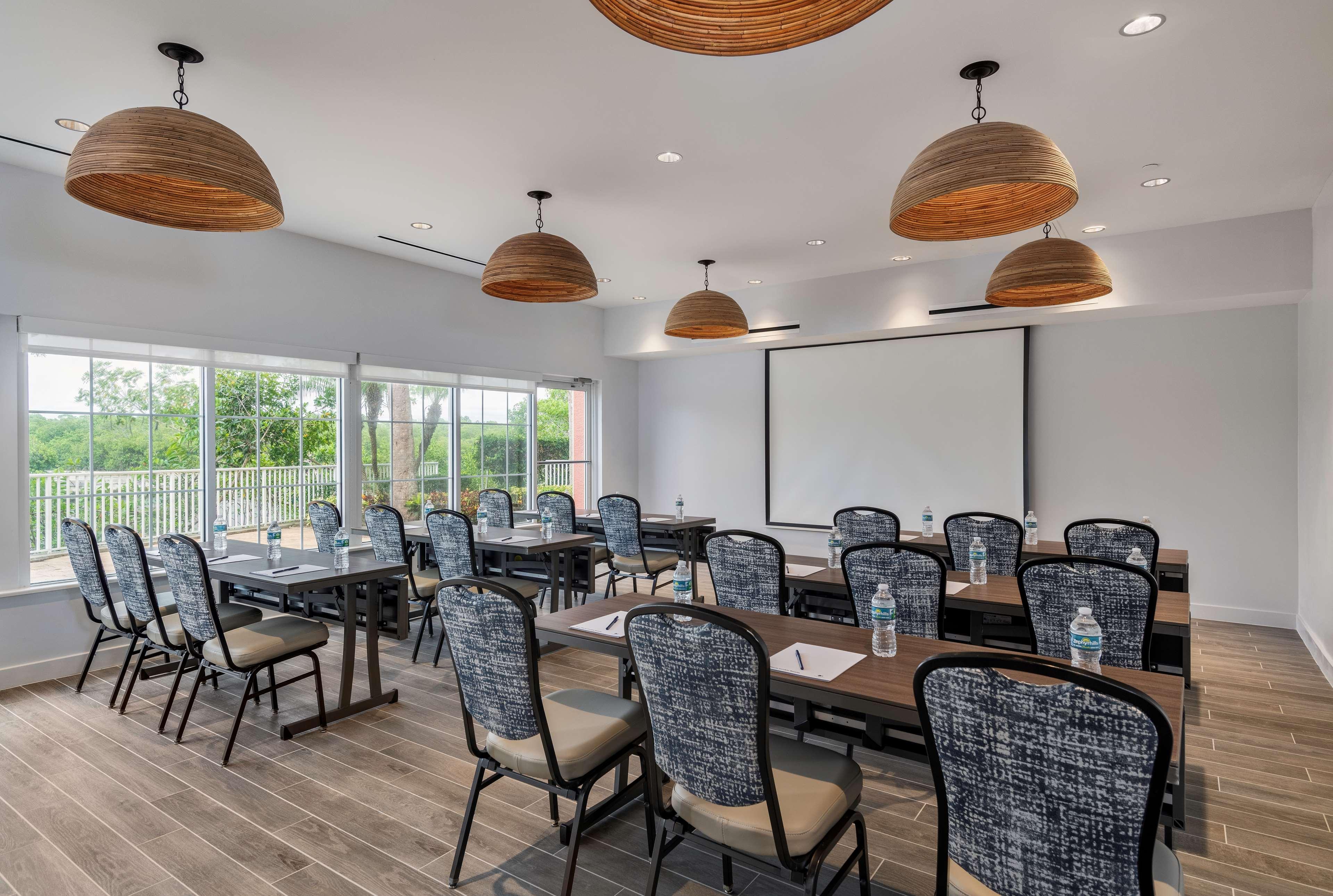 Doubletree Suites By Hilton Naples Naples Park Exteriör bild
