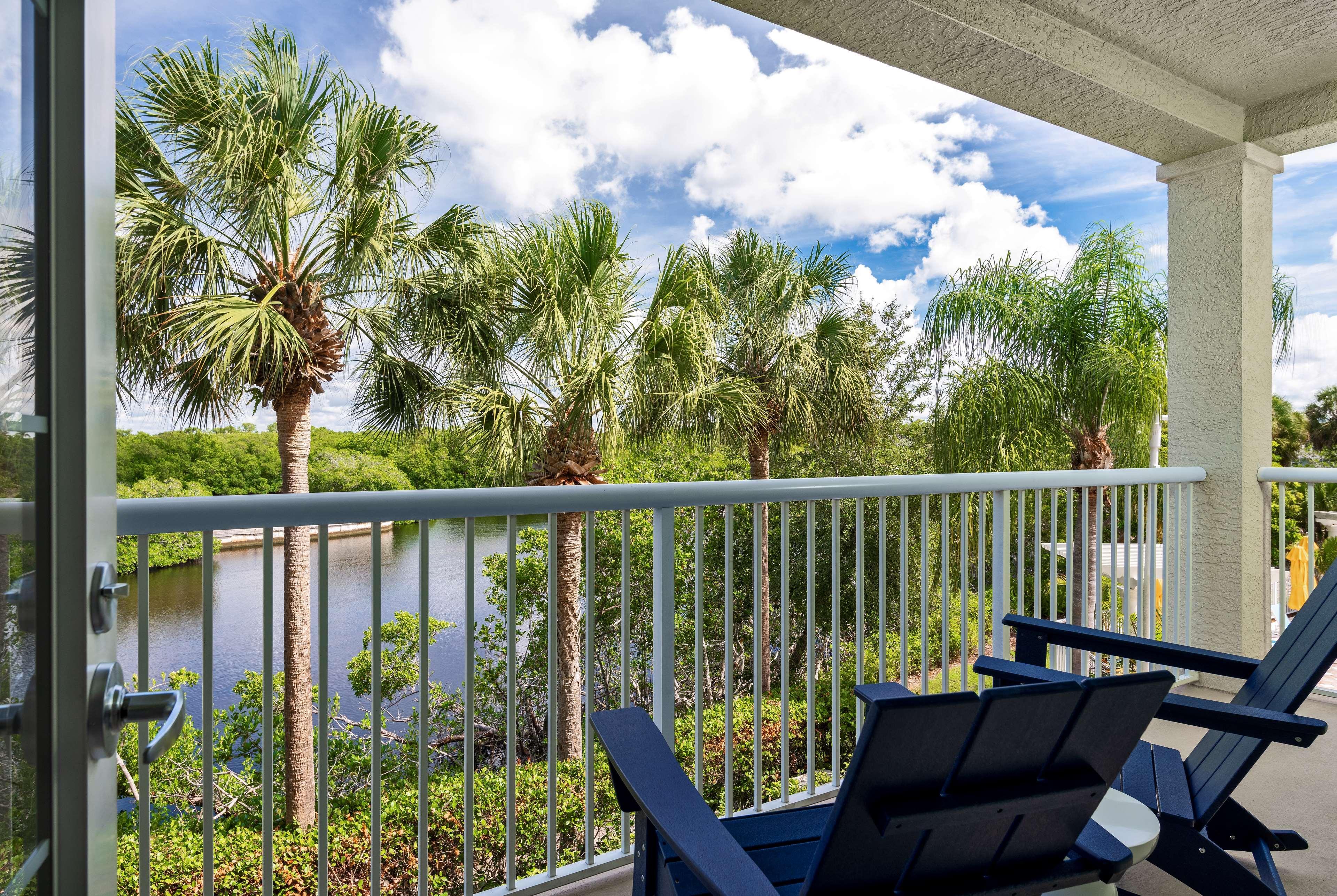 Doubletree Suites By Hilton Naples Naples Park Exteriör bild