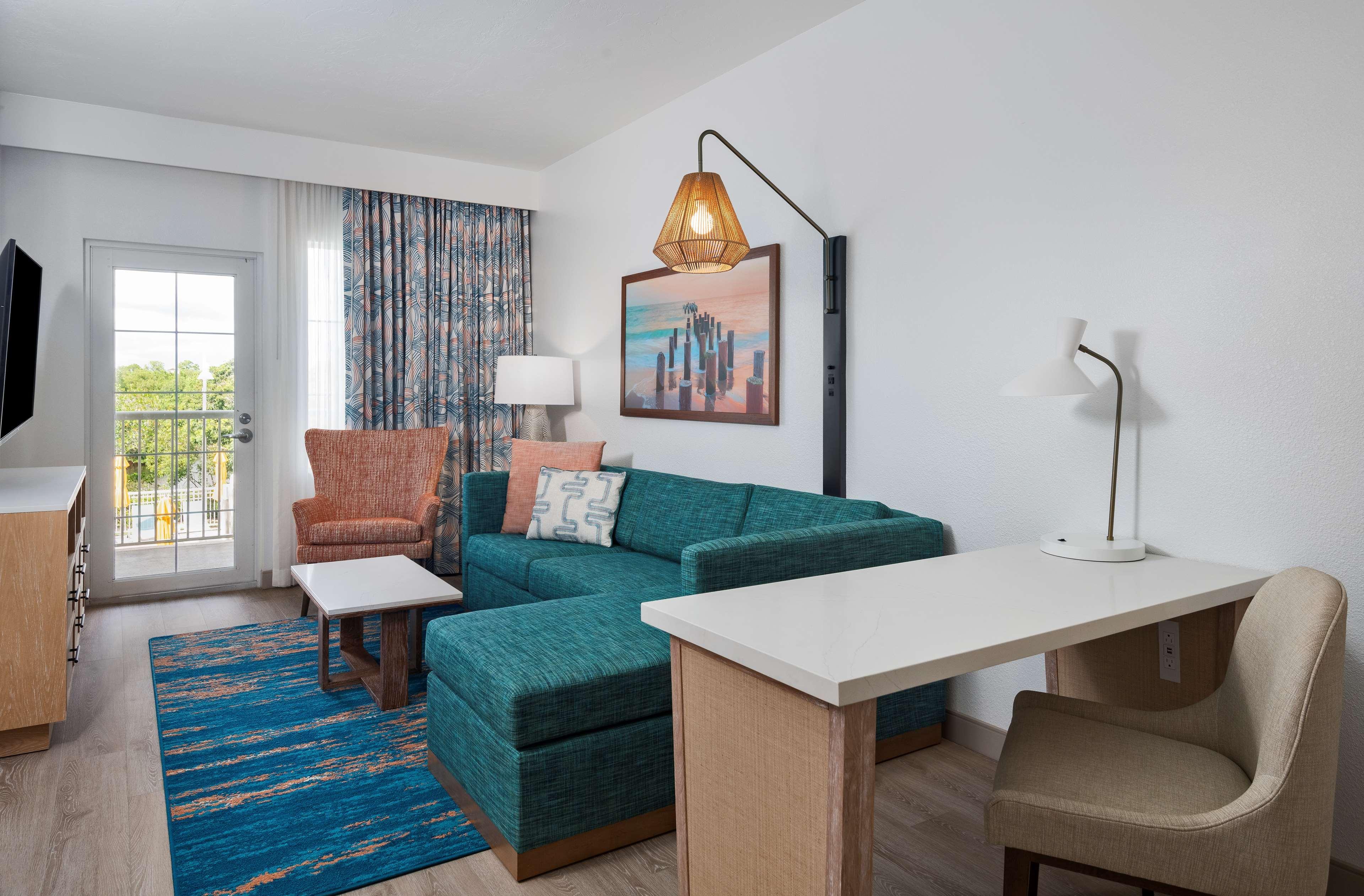 Doubletree Suites By Hilton Naples Naples Park Exteriör bild