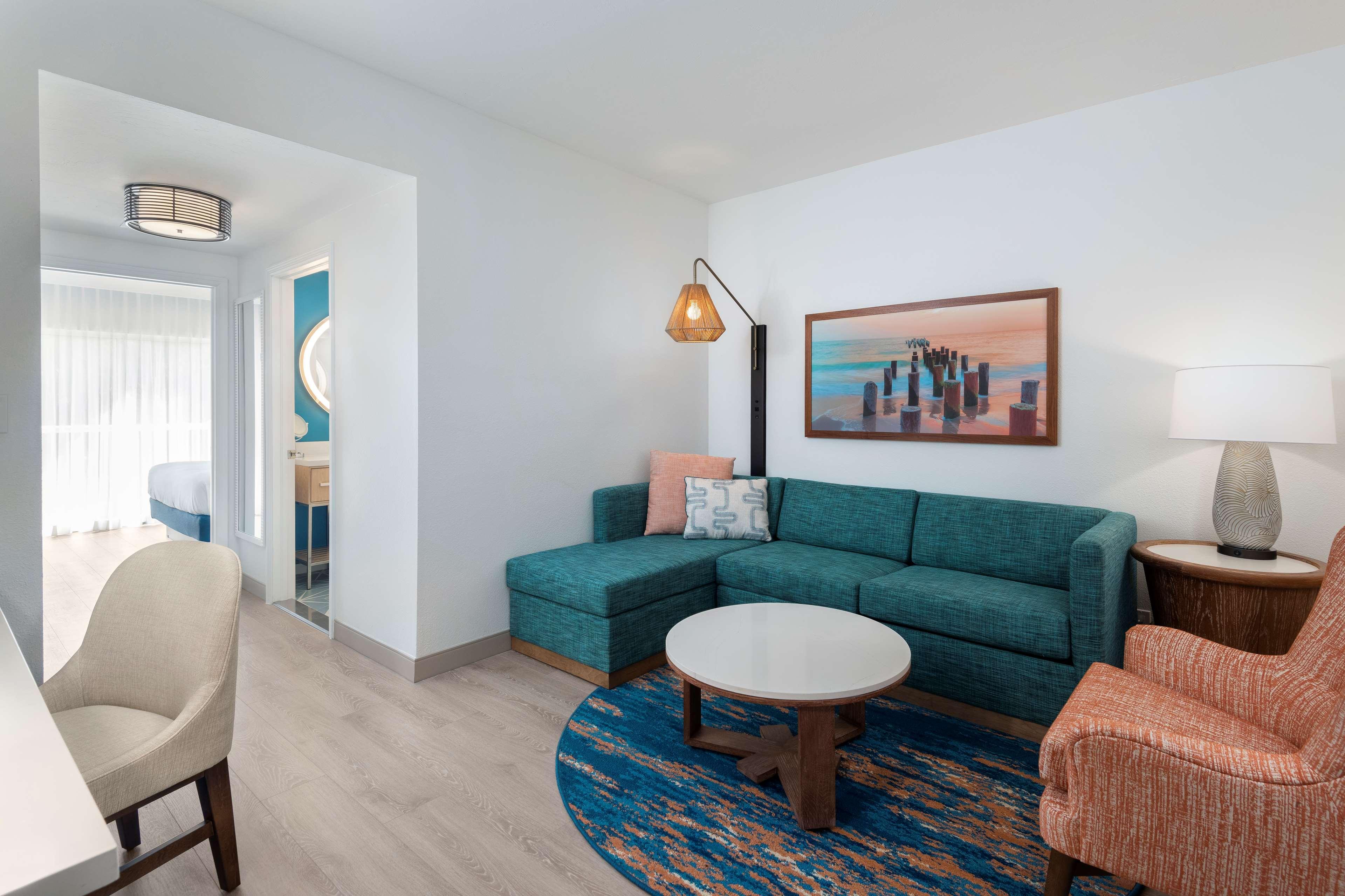 Doubletree Suites By Hilton Naples Naples Park Exteriör bild