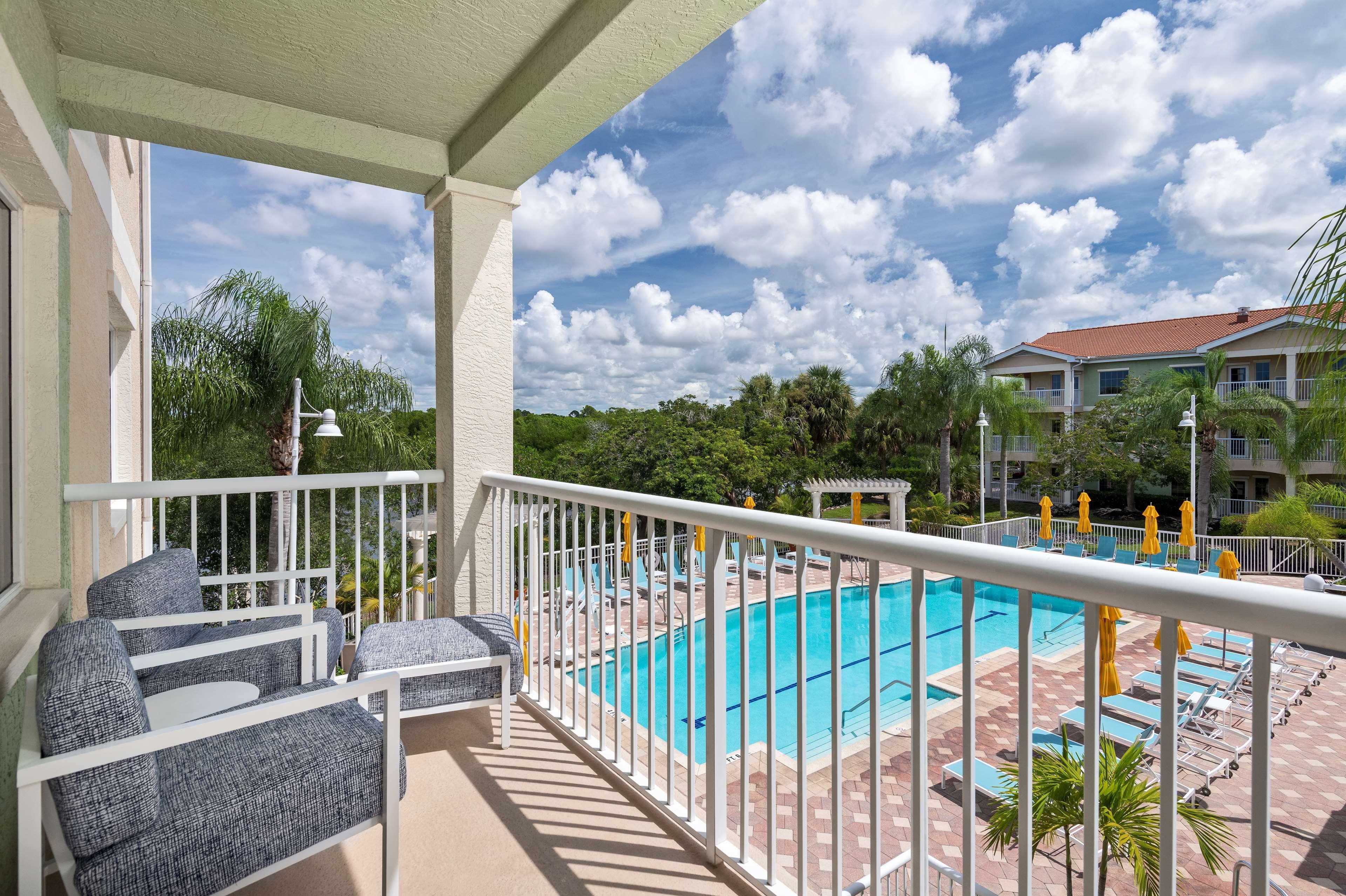 Doubletree Suites By Hilton Naples Naples Park Exteriör bild