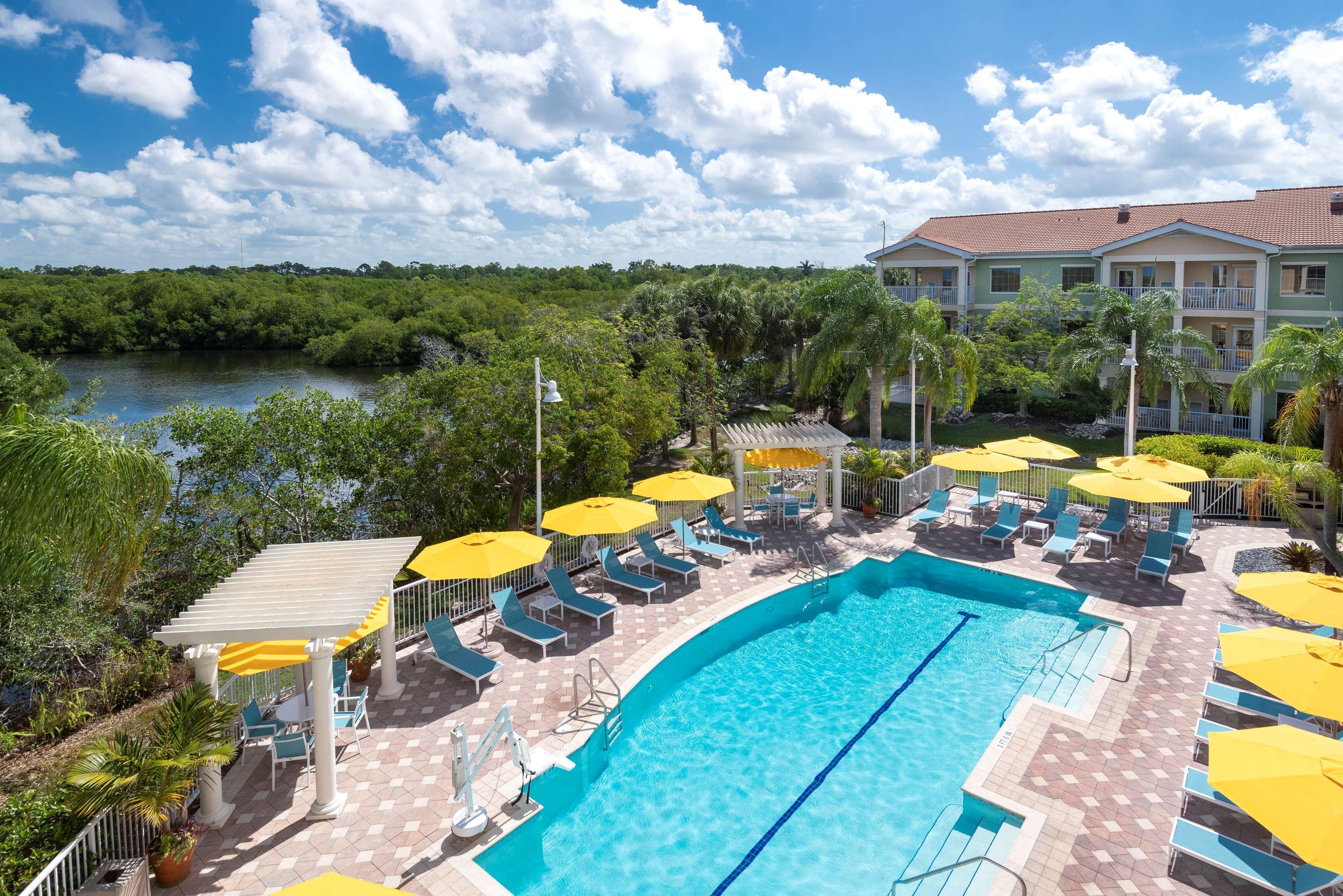 Doubletree Suites By Hilton Naples Naples Park Exteriör bild