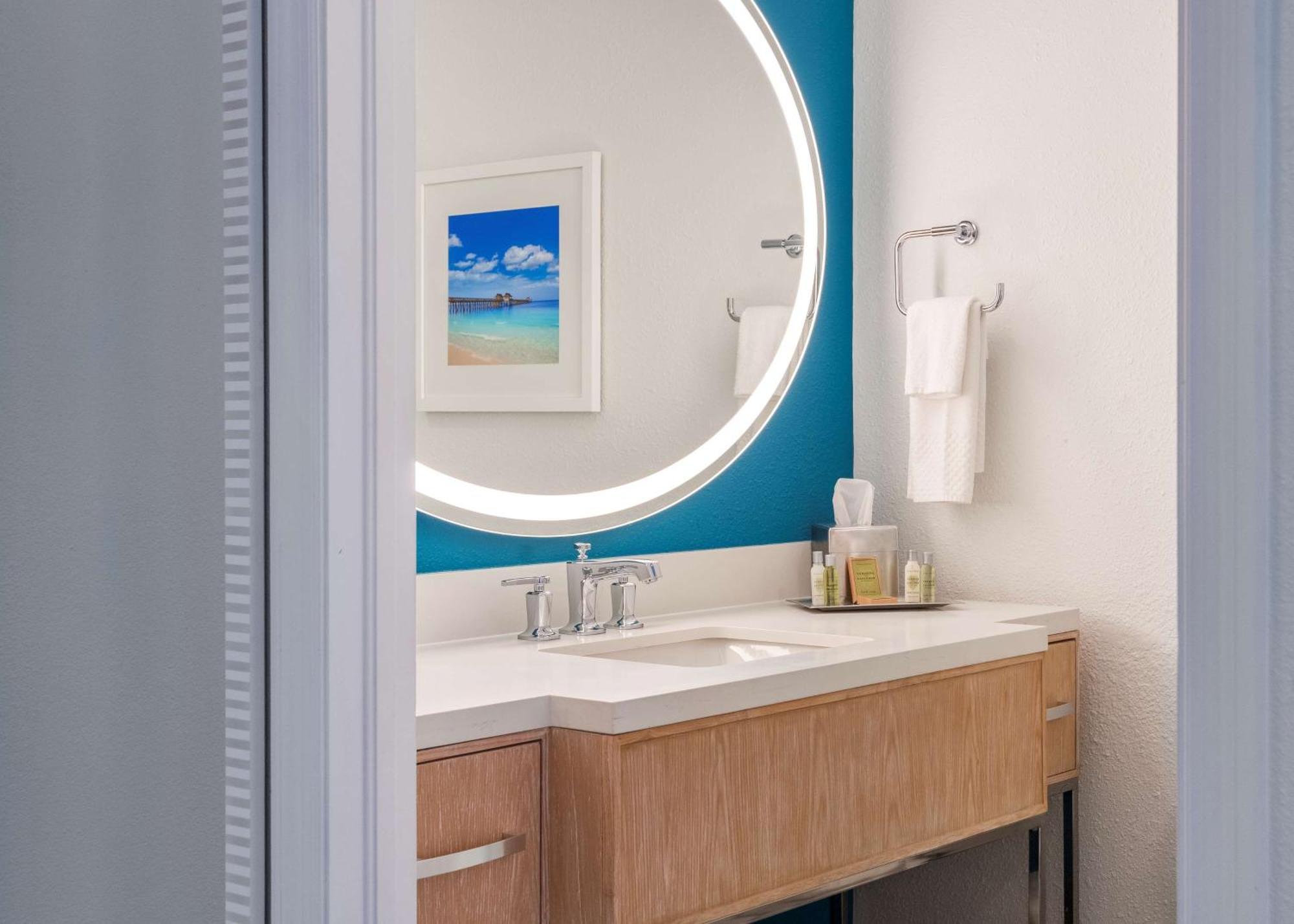 Doubletree Suites By Hilton Naples Naples Park Exteriör bild
