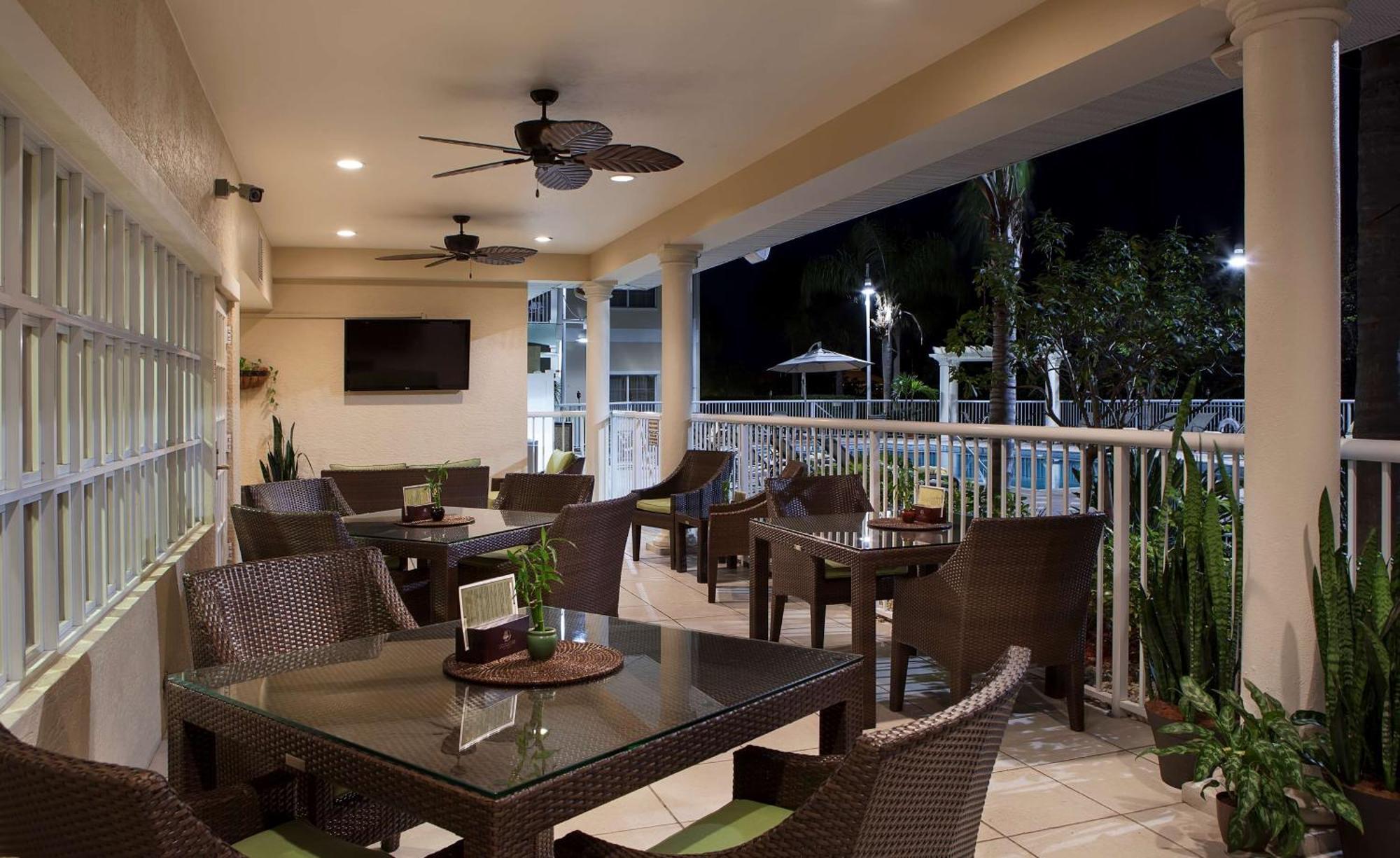 Doubletree Suites By Hilton Naples Naples Park Exteriör bild
