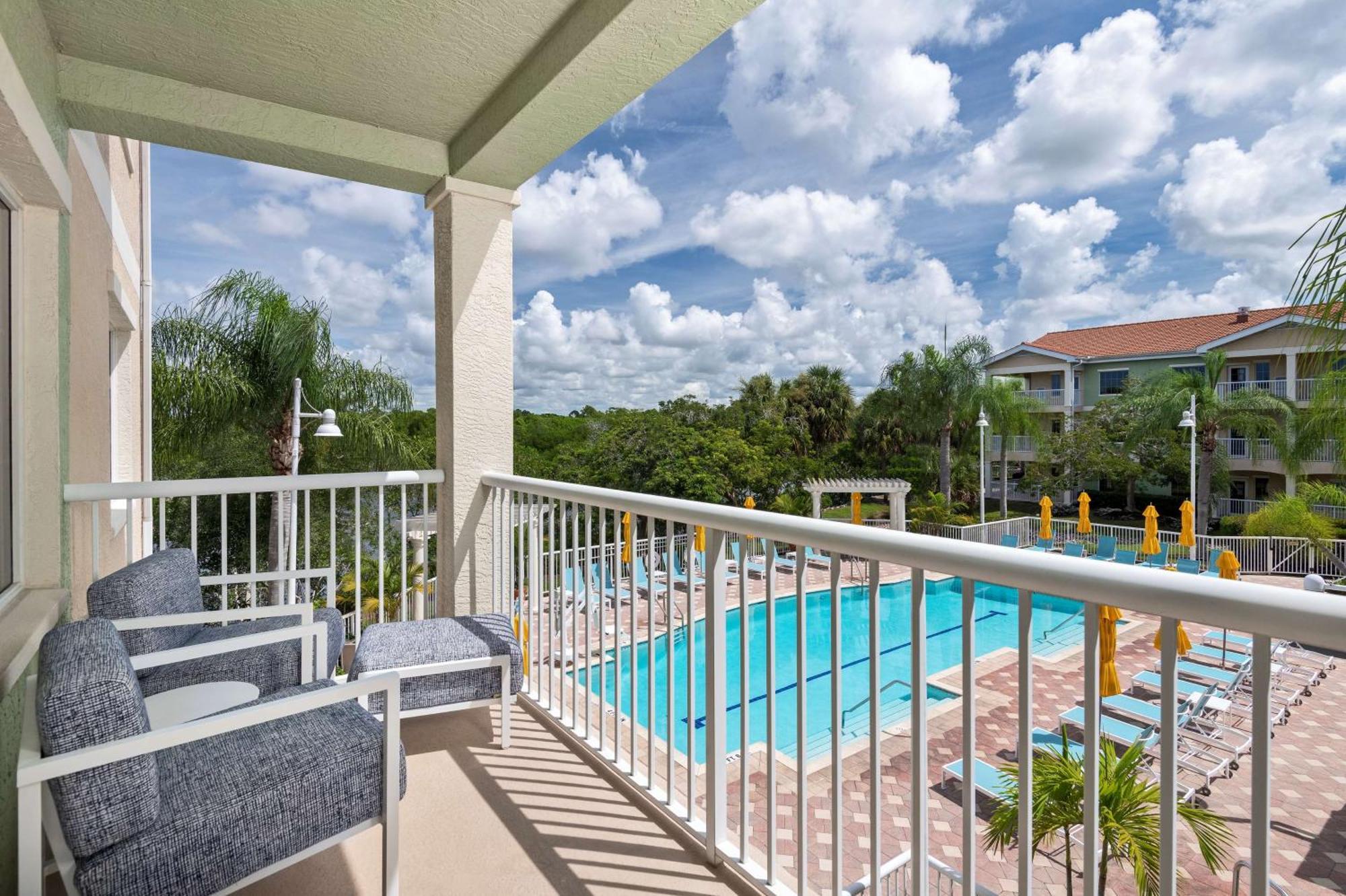 Doubletree Suites By Hilton Naples Naples Park Exteriör bild