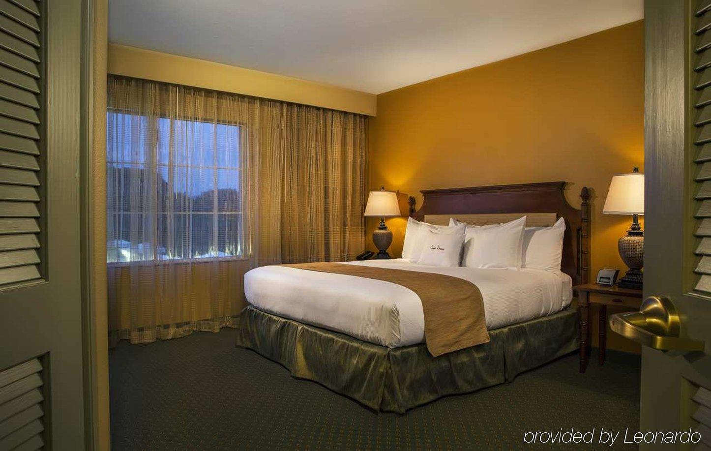 Doubletree Suites By Hilton Naples Naples Park Exteriör bild